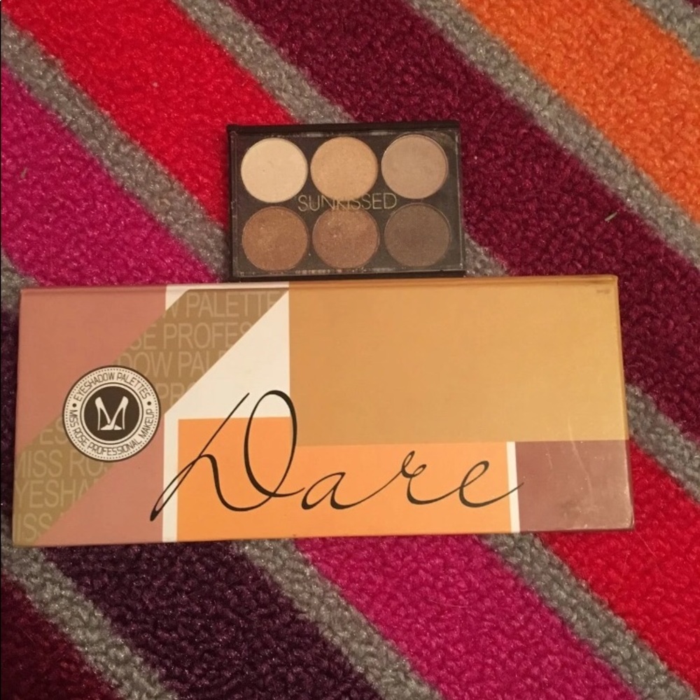 Bundle of eyeshadow